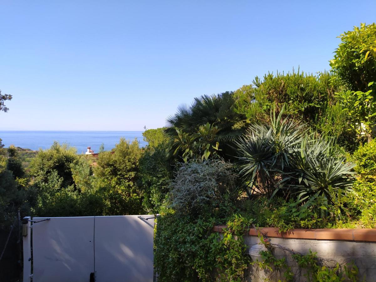 Villa Tra Mare E Bosco Nella Splendida Quercianella Exterior foto