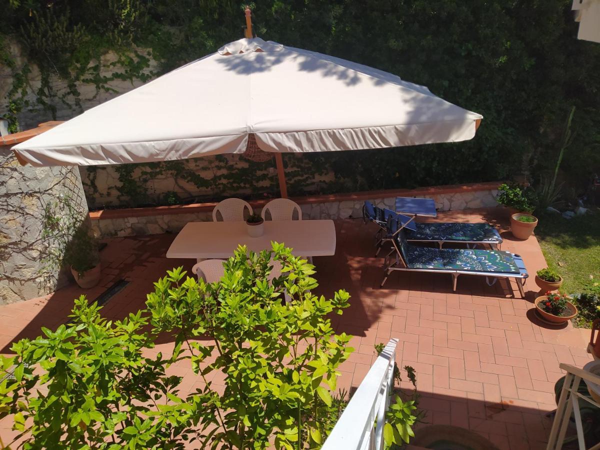 Villa Tra Mare E Bosco Nella Splendida Quercianella Exterior foto
